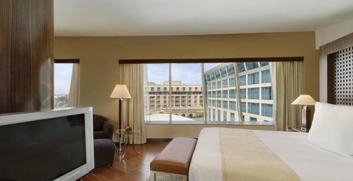 Hotel Hyatt Regency Mumbai International Airport Exterior foto A room at the hotel